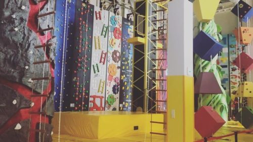 福岡県のクライミング施設「NOBOLT（ノボルト）」